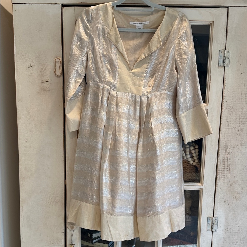 Diane Von Furstenberg Gold Metallic
Dress Sz 4